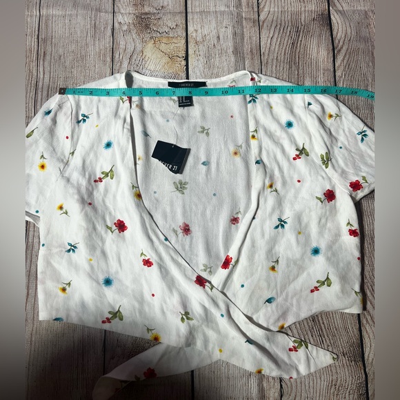 FOREVER 21 Tie Crop Top - Picture 8 of 8